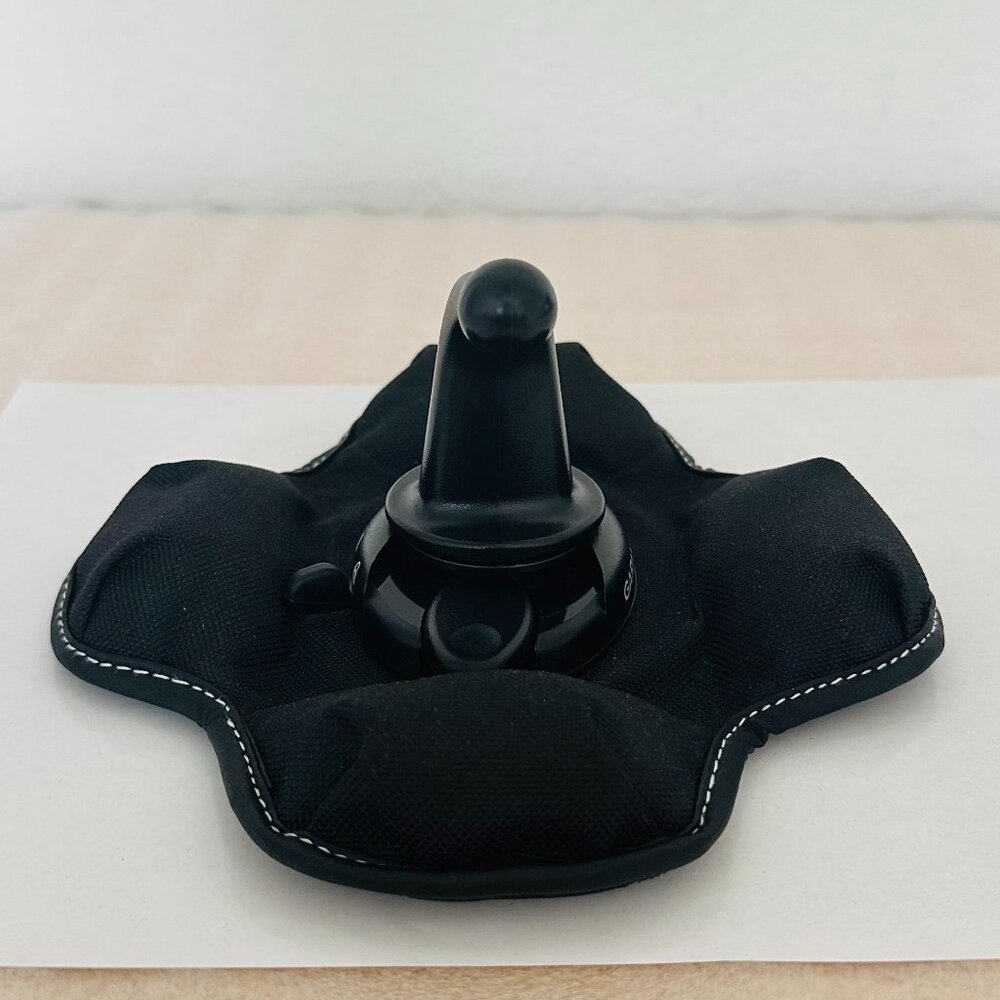 π Garmin π Portable Friction Mount - Picture 5 of 7